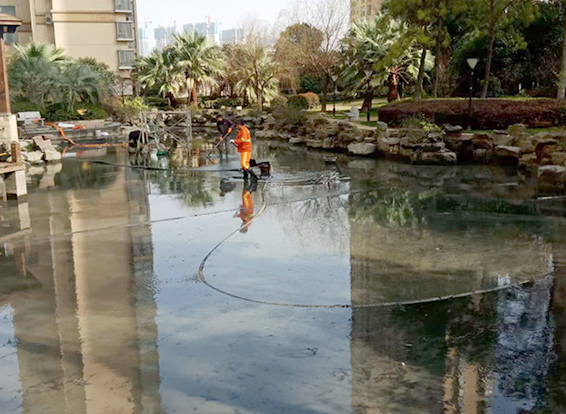 拉萨景观池淤泥清理